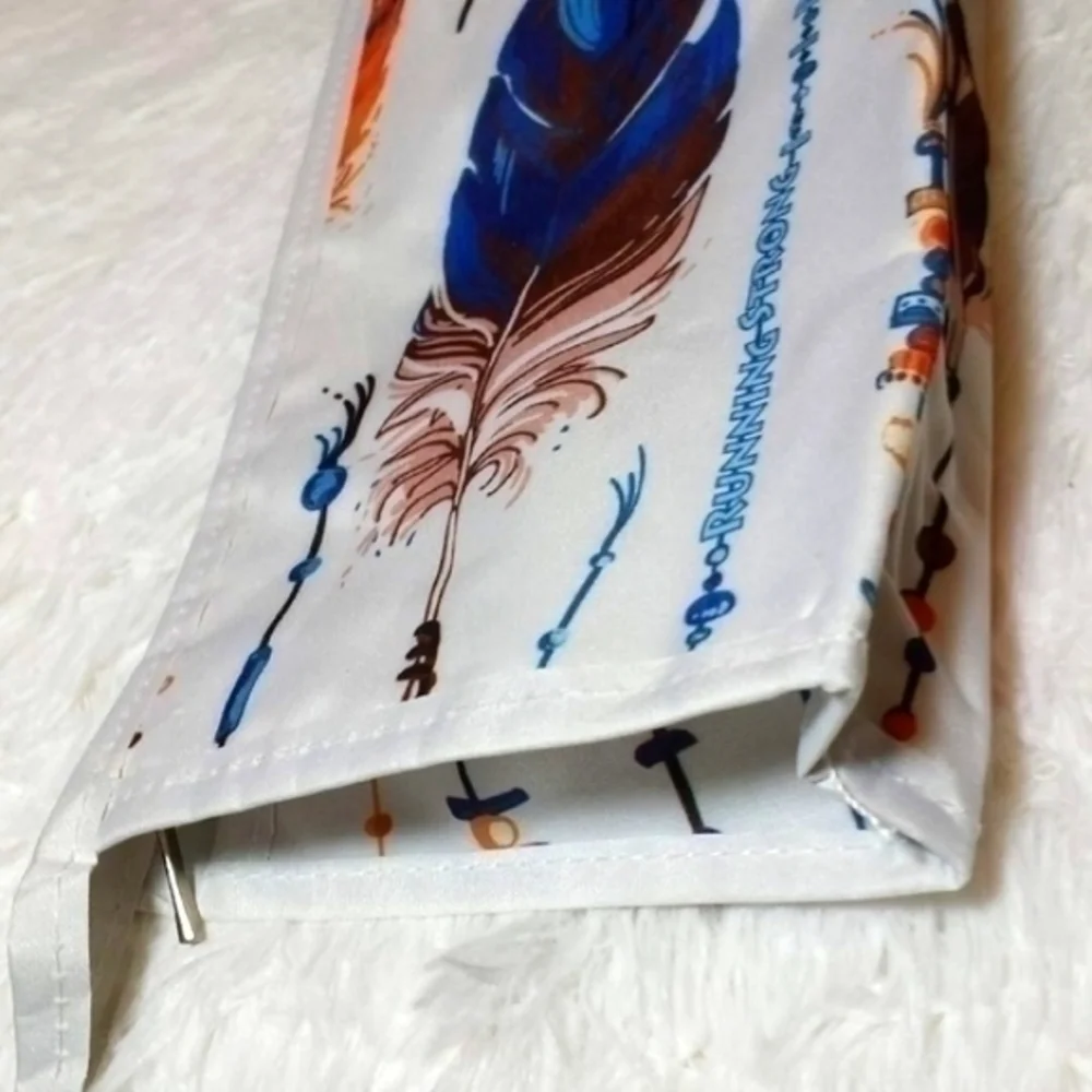 🛍Vintage Running Strong Feather Print Pouch